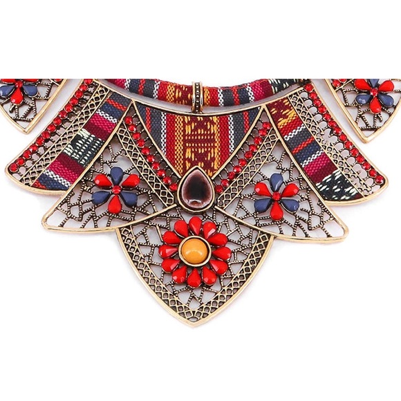 Chunky tribal bib statement necklace! - Picture 3 of 6
